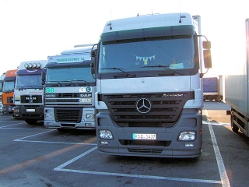 MB-Actros-MP2-1844-weiss-Fustinoni-221106-01