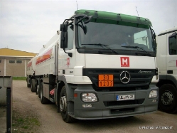 MB-Actros-MP2-2541-Esso-Mittendorf-020511-03