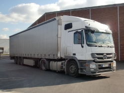 MB-Actros-3-1841-weiss-DS-070110-01