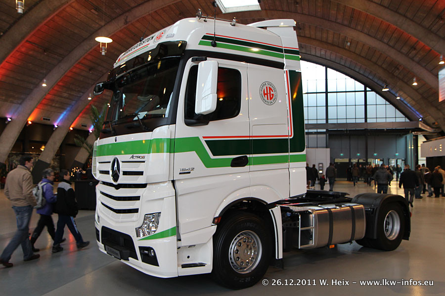 Trucks-Eindejaarsfestijn-sHertogenbosch-261211-002.jpg - Mercedes-Benz Actros 4 1842