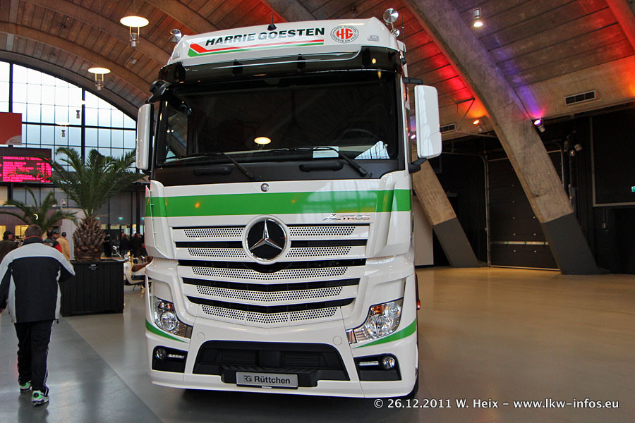 Trucks-Eindejaarsfestijn-sHertogenbosch-261211-003.jpg - Mercedes-Benz Actros 4 1842