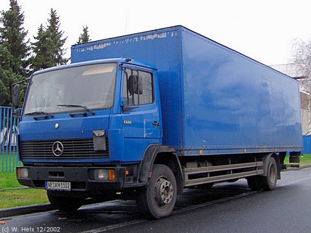 MB-LK-1320-Koffer-blau.jpg - Mercedes-Benz LK 1320