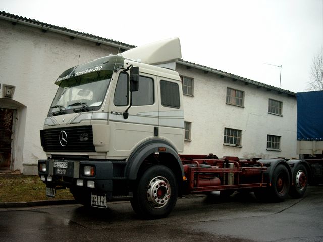 MB-SK-2538-grau-Scholz-240105-01.jpg - Mercedes-Benz SK 2538Timo Scholz