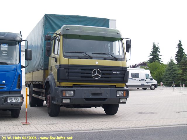 MB-SK-1827-gelb-020706-01.jpg - Mercedes-Benz SK 1827