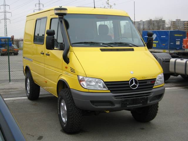 MB-Sprinter-216-CDI-4x4-gelb-Vaclavik-100405-01.jpg - Mercedes-Benz Sprinter 216 CDIK. Vaclavik