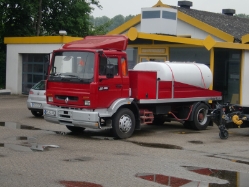 Renault-M-230-rot-DS-240610-01