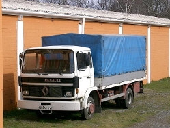 Renault-S-130-weiss-blau-Szy-140304-1