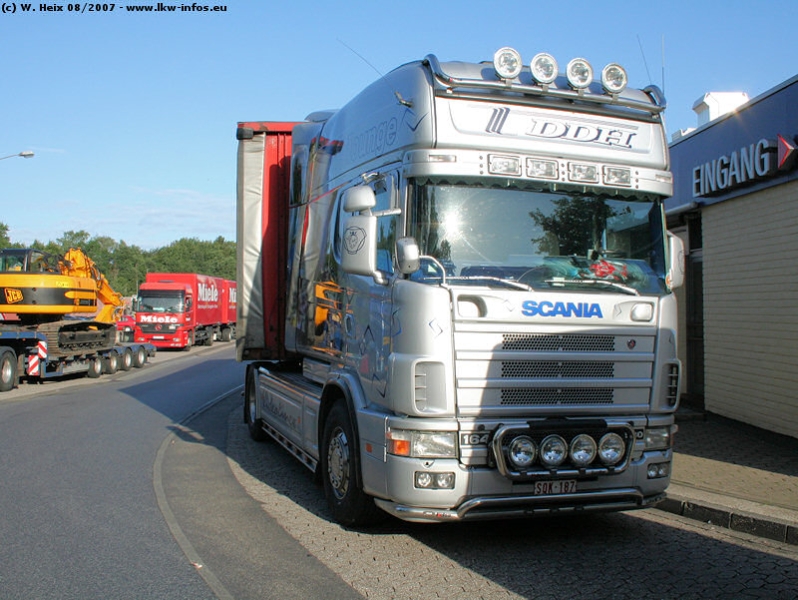 Scania-164-L-580-Longline-Videoliner-170807-03.jpg