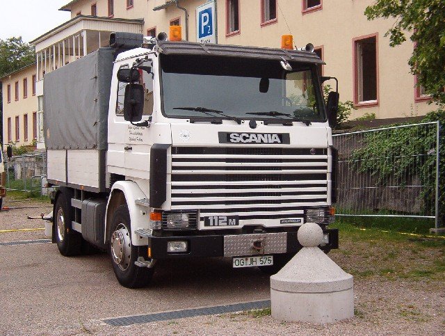 Scania-112-M-Schausteller-ZM-weiss-grau-2-(Minder).jpg - Scania 112 MJ. Minder