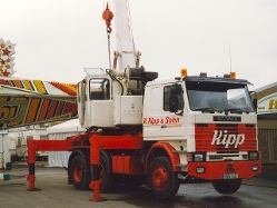 Scania-142-H-Kipp-1-(Scholz)