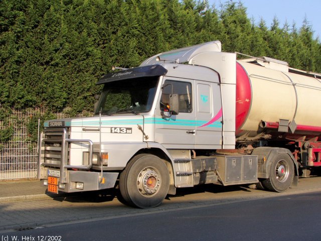 Scania-143-M-420-Hauber-SZM-silber-Rinnen.jpg - Scania 143 M 420