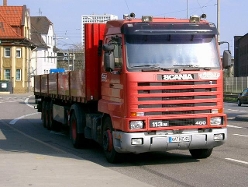 Scania-113-M-400-rot-Szy-090504-1