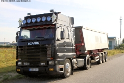 Scania-113-H-380-schwarz-301109-01