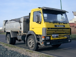 Scania-113-M-320-gelb-Szy-141708-01