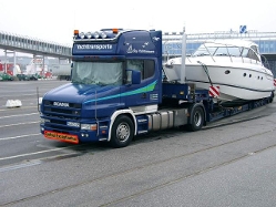 Scania-124-L-blau-Willann-030404-1
