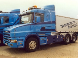 Scania-144-G-460-blau-Thiele-050305-02