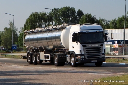 Scania-G-II-420-weiss-110511-01