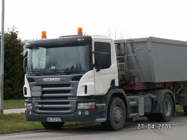 Scania-P-420-weiss-Bach-050706-01.jpg - Scania P 420Norbert Bach