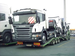 Scania-P-420-weiss-Rolf-310705-01