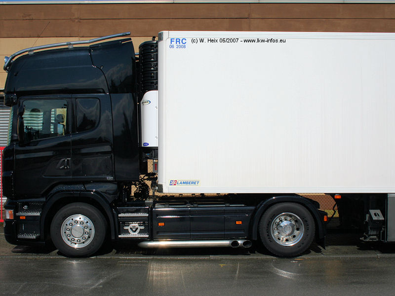 Scania-R-620-schwarz-140507-02.jpg - Scania R 620