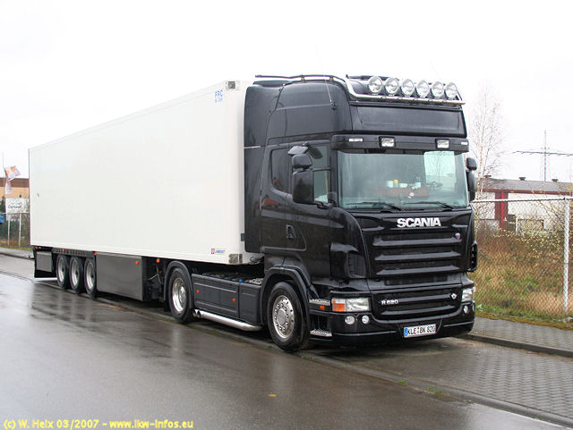 Scania-R-620-schwarz-180307-02.jpg - Scania R 620