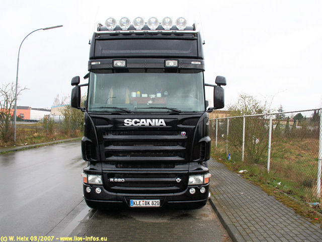 Scania-R-620-schwarz-180307-06.jpg - Scania R 620