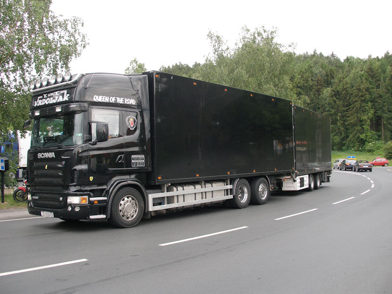 Scania-R-620-schwarz-Holz-250609-01.jpg - Scania R 620Frank Holz