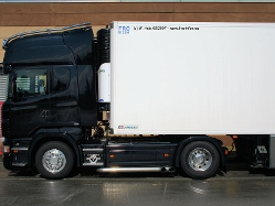 Scania-R-620-schwarz-140507-02