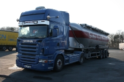 Scania-R-500-blau-Bornscheuer-061010-01