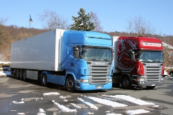 Scania-R-560-blau-Bornscheuer-061010-01