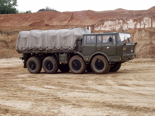 Tatra-T-813-Militaer-Hlavac-080705-01.jpg - Tatra T 813