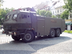 Tatra-T-815-6x6-Polizei-Hlavac-300505-05