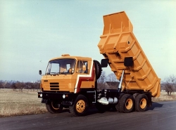 Tatra-T-815-6x6-orange-Hlavac-300505-01