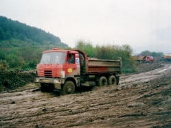 Tatra-T-815-6x6-rot-Hlavac-040306-01