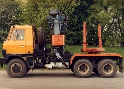 Tatra-T-815-orange-Hlavac-080705-01