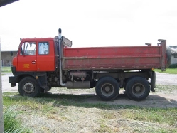 Tatra-T-815-Kipper-rot-Vaclavik-200505-07