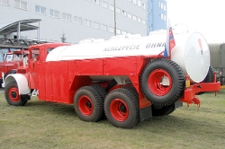Tatra-T-111-rot-Vorechovsky-300906-01