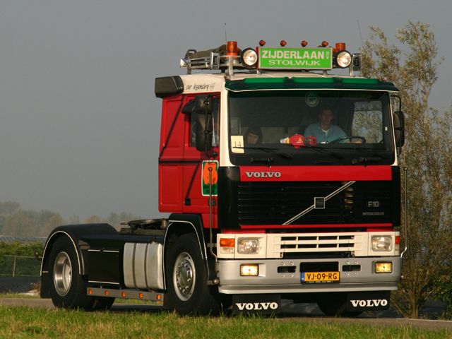 Volvo-F10-rot-Bosman-311205-01.jpg - Volvo F10D. Bosman