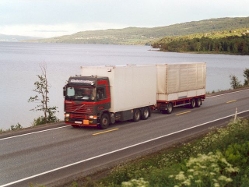 Volvo-F12-Thiele-100305-01-NOR