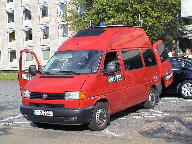 VW-T4-rot-Weddy-020907-01.jpg - Clemens Weddy