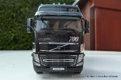 Volvo-FH16-II-700-schwarz-100611-03