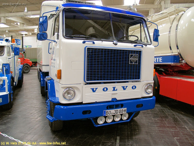 Volvo-F88-Dewender-230906-02.jpg