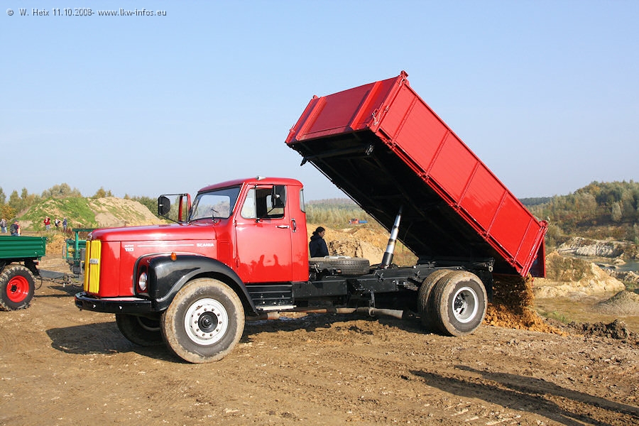 351-Scania-L-110-Super-rot-111008-01.jpg
