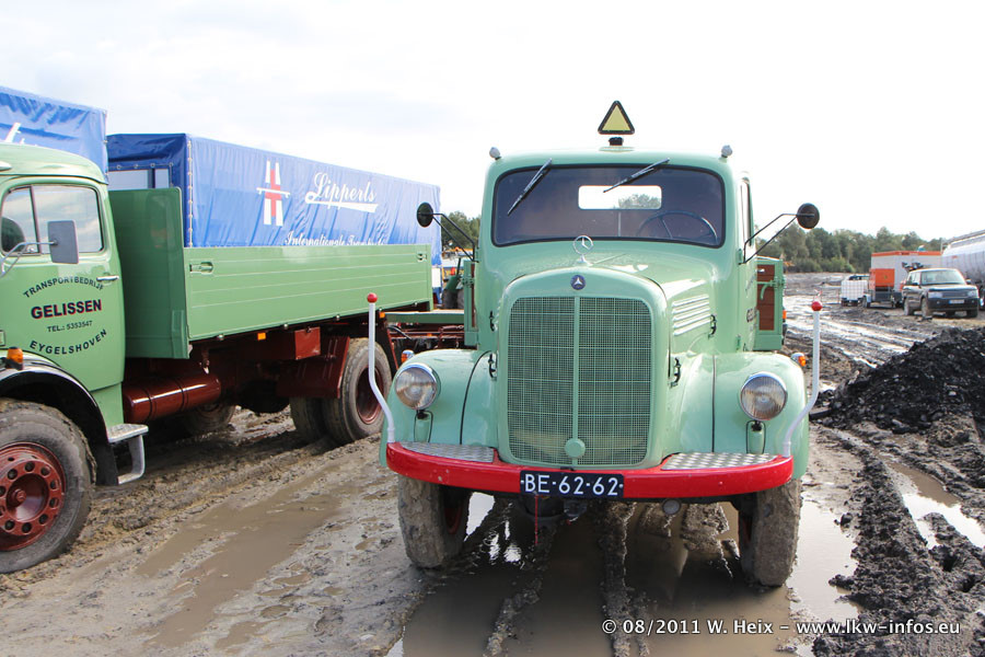 Truck-in-the-koel-Brunssum-NL-280811-013.jpg