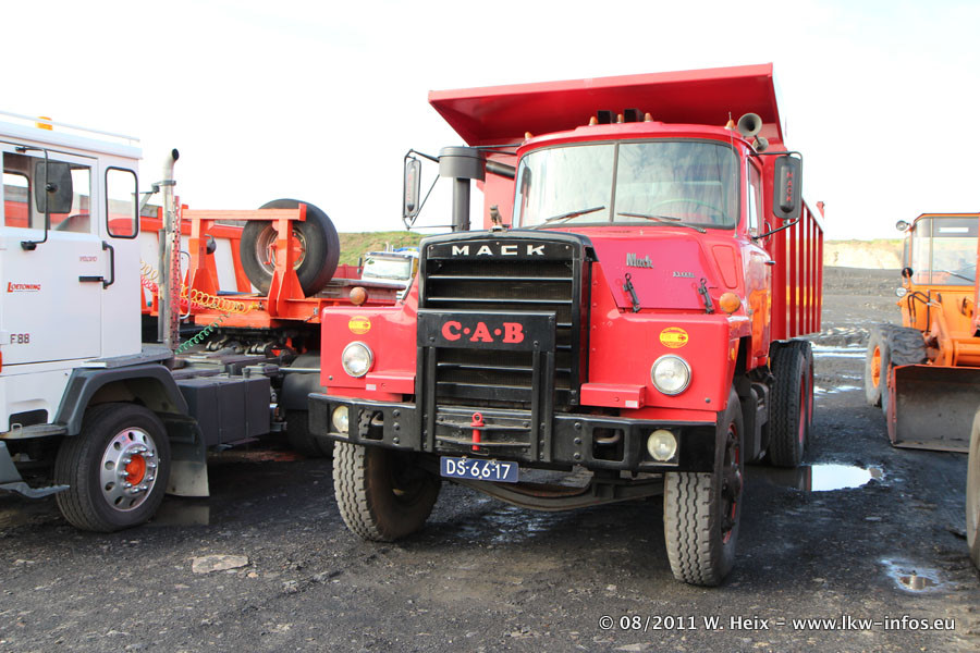 Truck-in-the-koel-Brunssum-NL-280811-047.jpg