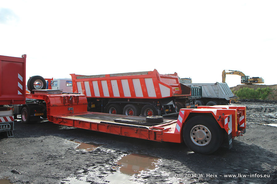 Truck-in-the-koel-Brunssum-NL-280811-058.jpg
