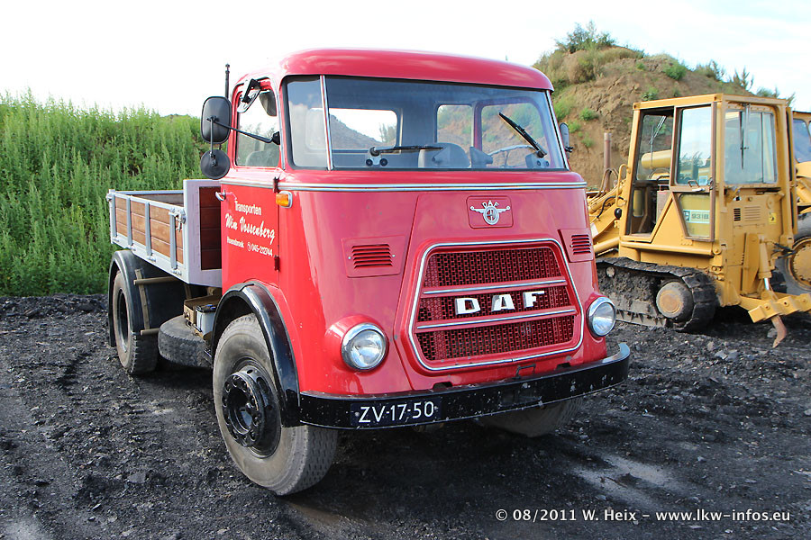 Truck-in-the-koel-Brunssum-NL-280811-116.jpg