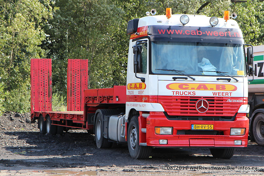 Truck-in-the-koel-Brunssum-NL-280811-175.jpg