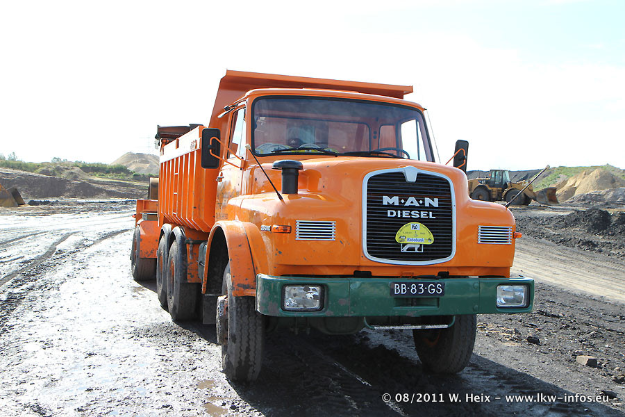 Truck-in-the-koel-Brunssum-NL-280811-191.jpg