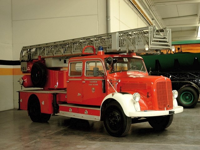 MB-Oldtimer-Feuerwehr-Altena-(Scholz).jpg - Timo Scholz